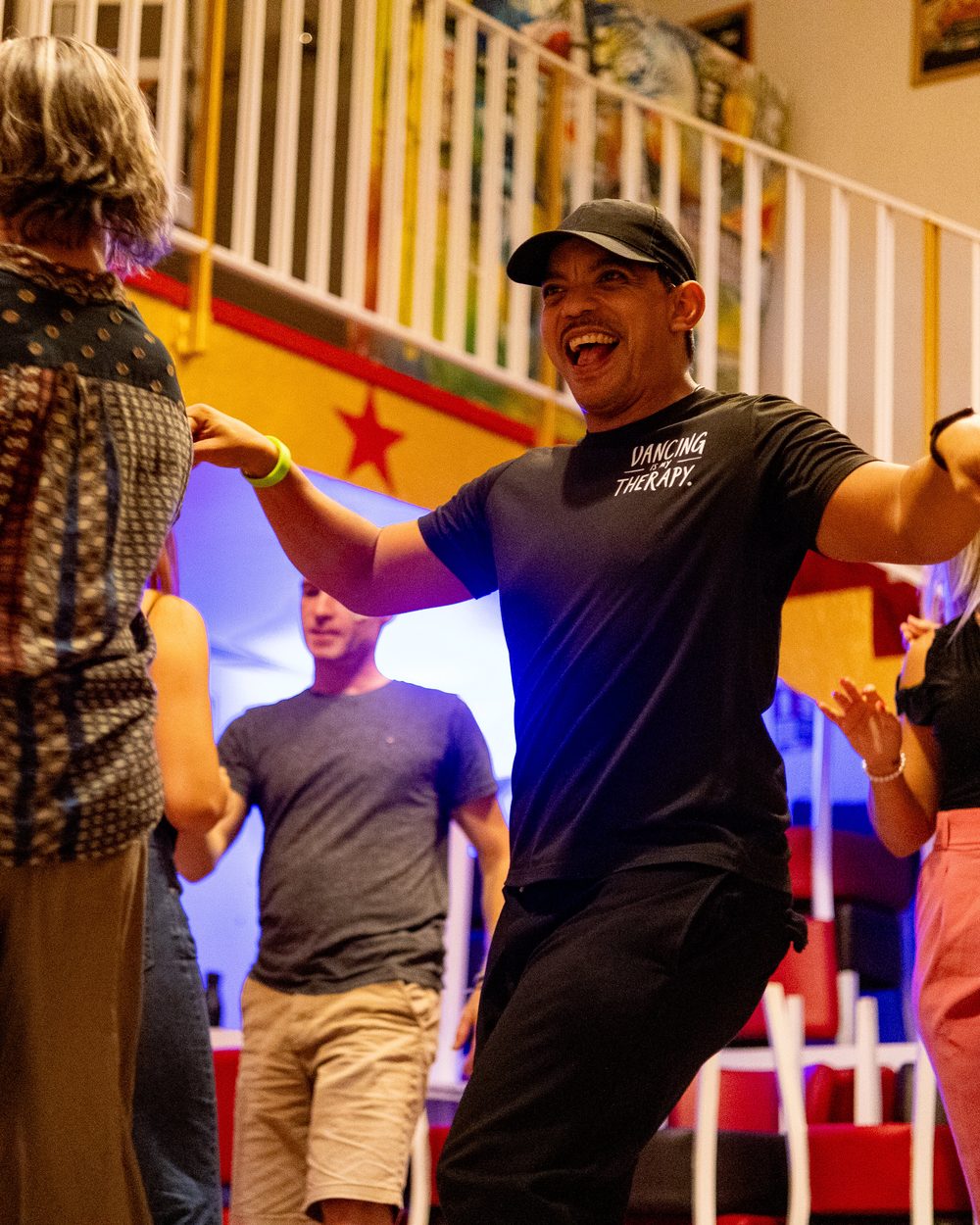 Groupe en pleine soirée dansante, au Manzanillo Libre